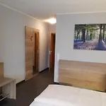 Bigger Hof - Wirtshaus Platzhirsch Am Jahnplatz Hotel Olsberg