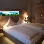 Bigger Hof - Wirtshaus Platzhirsch Am Jahnplatz 3*