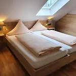 Bigger Hof - Wirtshaus Platzhirsch Am Jahnplatz