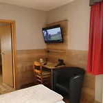 Bigger Hof - Wirtshaus Platzhirsch Am Jahnplatz Hotel Olsberg