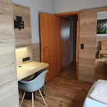 Bigger Hof - Wirtshaus Platzhirsch Am Jahnplatz Hotel