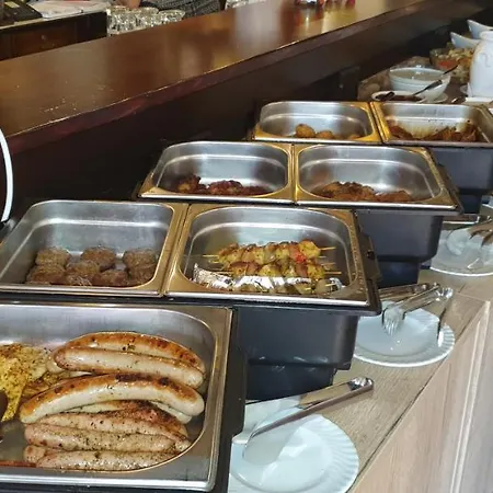 Bigger Hof - Wirtshaus Platzhirsch Am Jahnplatz Hotel Olsberg