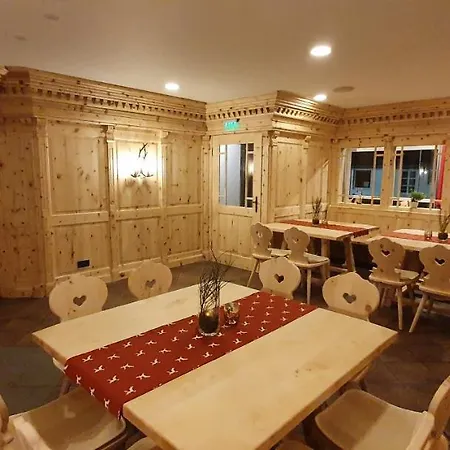 Hotel Bigger Hof - Wirtshaus Platzhirsch Am Jahnplatz 3*