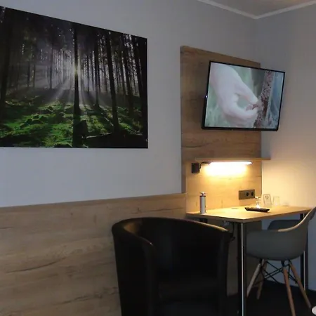 Bigger Hof - Wirtshaus Platzhirsch Am Jahnplatz Hotel 3*