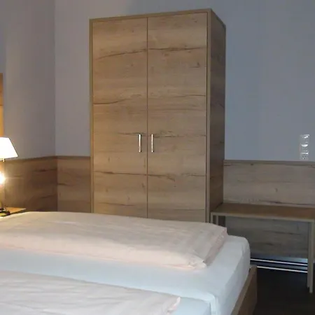 Hotel Bigger Hof - Wirtshaus Platzhirsch Am Jahnplatz 3*