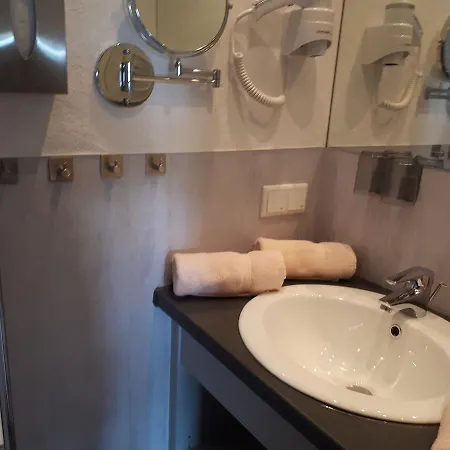 Bigger Hof - Wirtshaus Platzhirsch Am Jahnplatz