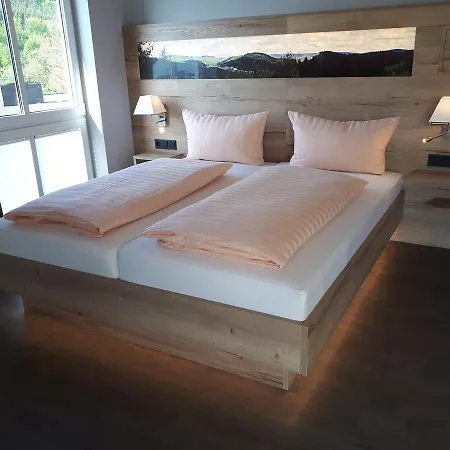 Bigger Hof - Wirtshaus Platzhirsch Am Jahnplatz Olsberg