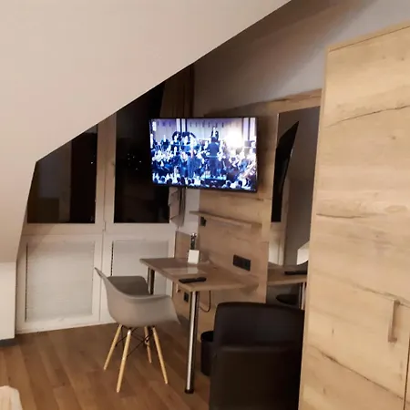 Bigger Hof - Wirtshaus Platzhirsch Am Jahnplatz Olsberg