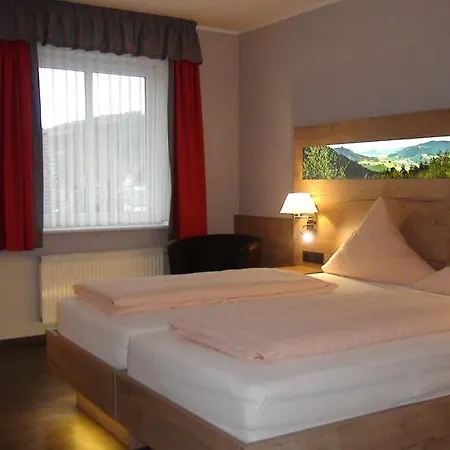 Bigger Hof - Wirtshaus Platzhirsch Am Jahnplatz