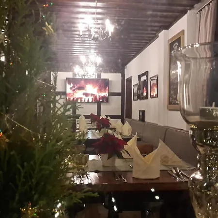 Bigger Hof - Wirtshaus Platzhirsch Am Jahnplatz ホテル 3*
