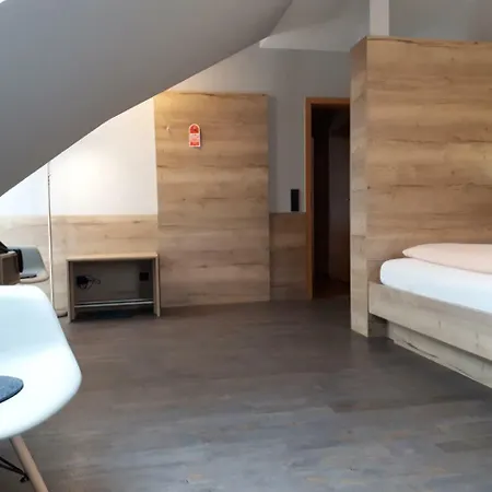 Bigger Hof - Wirtshaus Platzhirsch Am Jahnplatz Hotel