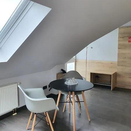 Bigger Hof - Wirtshaus Platzhirsch Am Jahnplatz 3*