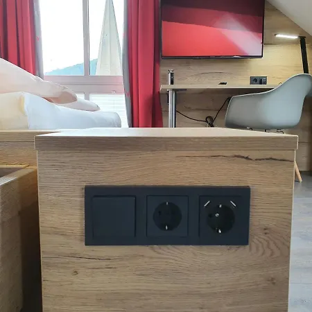 Bigger Hof - Wirtshaus Platzhirsch Am Jahnplatz ホテル 3*