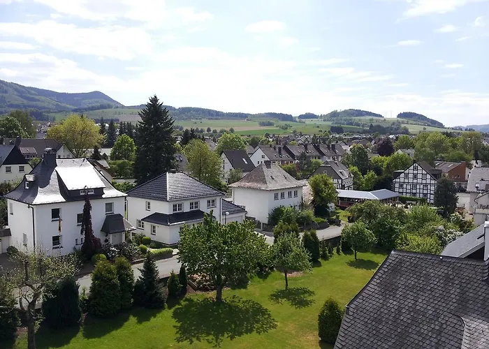 Bigger Hof - Wirtshaus Platzhirsch Am Jahnplatz 3*