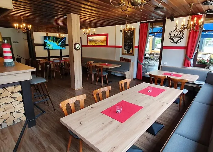 Hotel Bigger Hof - Wirtshaus Platzhirsch Am Jahnplatz 3*