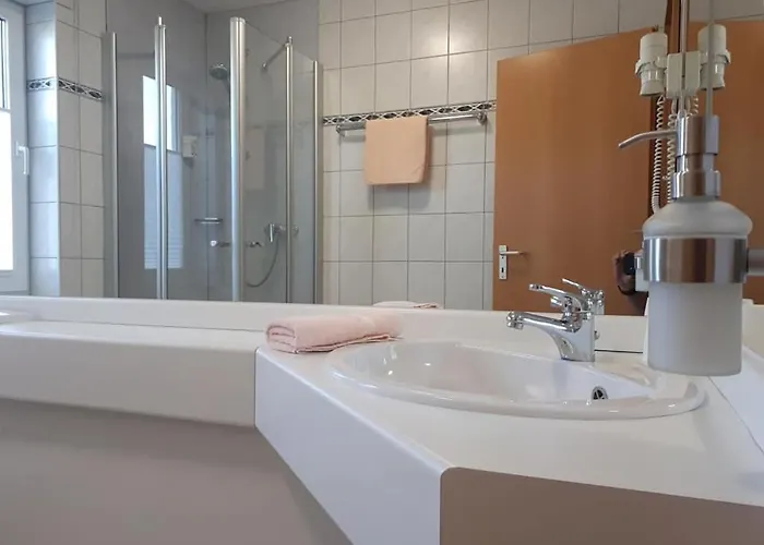 호텔 Bigger Hof - Wirtshaus Platzhirsch Am Jahnplatz 3*