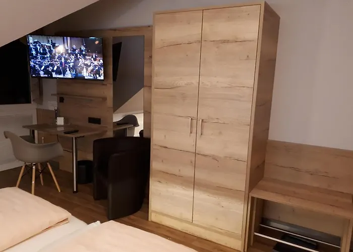 Bigger Hof - Wirtshaus Platzhirsch Am Jahnplatz 3* Olsberg