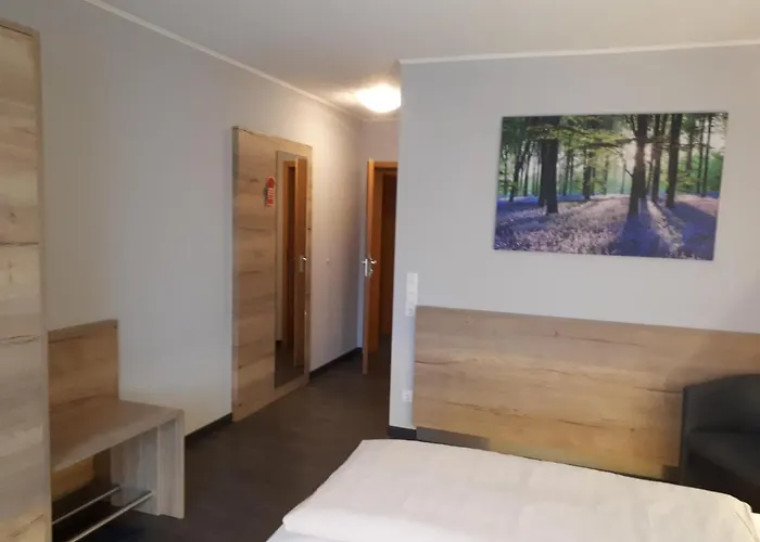 Bigger Hof - Wirtshaus Platzhirsch Am Jahnplatz Hotel Olsberg