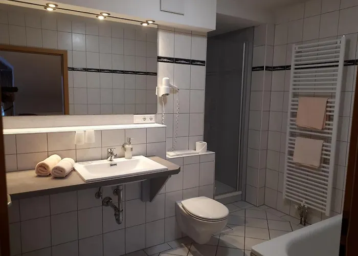 Bigger Hof - Wirtshaus Platzhirsch Am Jahnplatz Hotel 3*