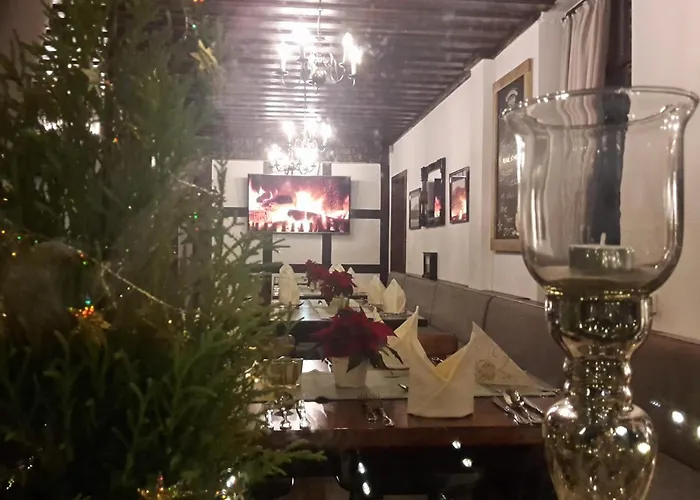 Bigger Hof - Wirtshaus Platzhirsch Am Jahnplatz 호텔 3*