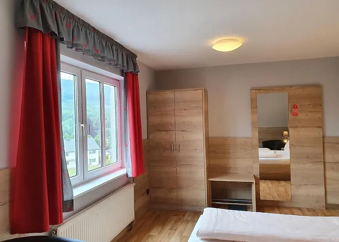 Bigger Hof - Wirtshaus Platzhirsch Am Jahnplatz 3* 올스버그