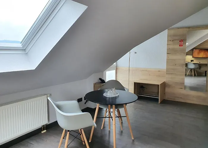 Bigger Hof - Wirtshaus Platzhirsch Am Jahnplatz 3*